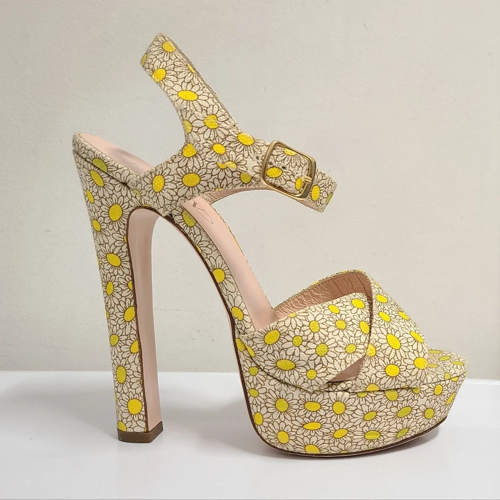 Red Valentino Yellow Daisy Platform Sandals Sz 37 MSRP $450